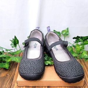 Jambu. JBU. Memory Foam. Cute and Comfy Shoes. Size 7.5. EUC